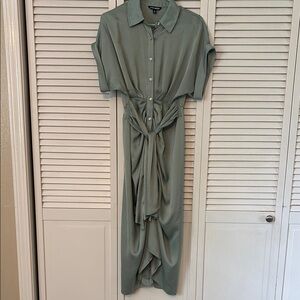 Elegant Sage Green Button-Up Dress